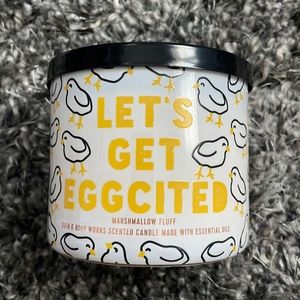 Bath & body Works let’s get eggcited candle